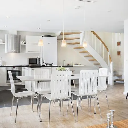 Holiday House Downtown 3-bedroom - Sonderstrand شقة سكاغن