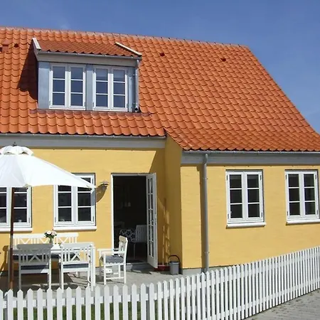 Holiday House Downtown 3-bedroom - Sonderstrand شقة *